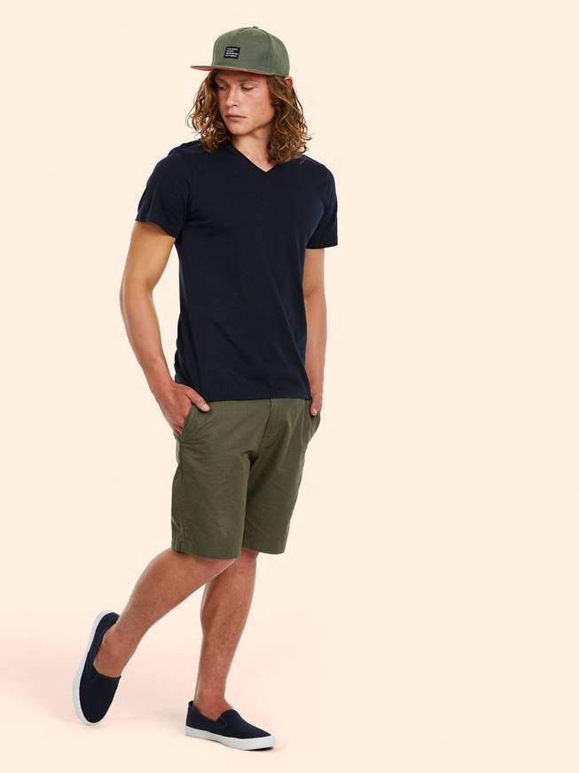 Epic Label T-shirts Uneek Clothing UC317 Classic V Neck T-shirt Mixte